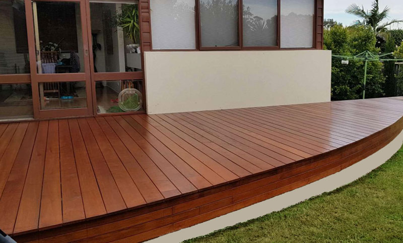 outdoor-decking-in-Dubai